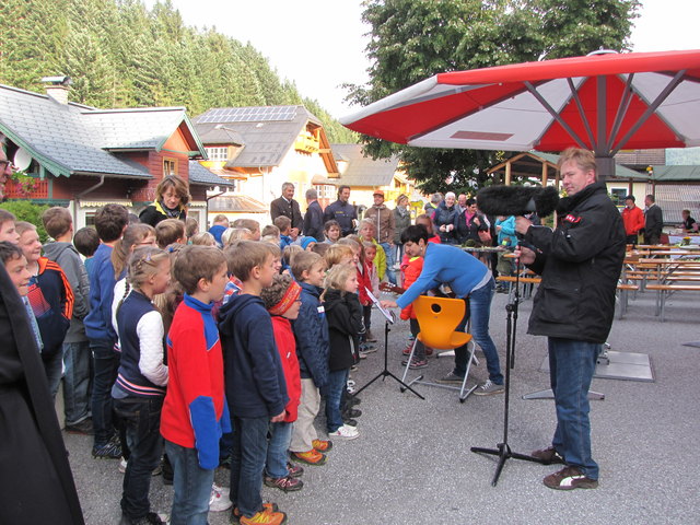 Die Kinder der VS Annaberg nehmen Aufstellung.