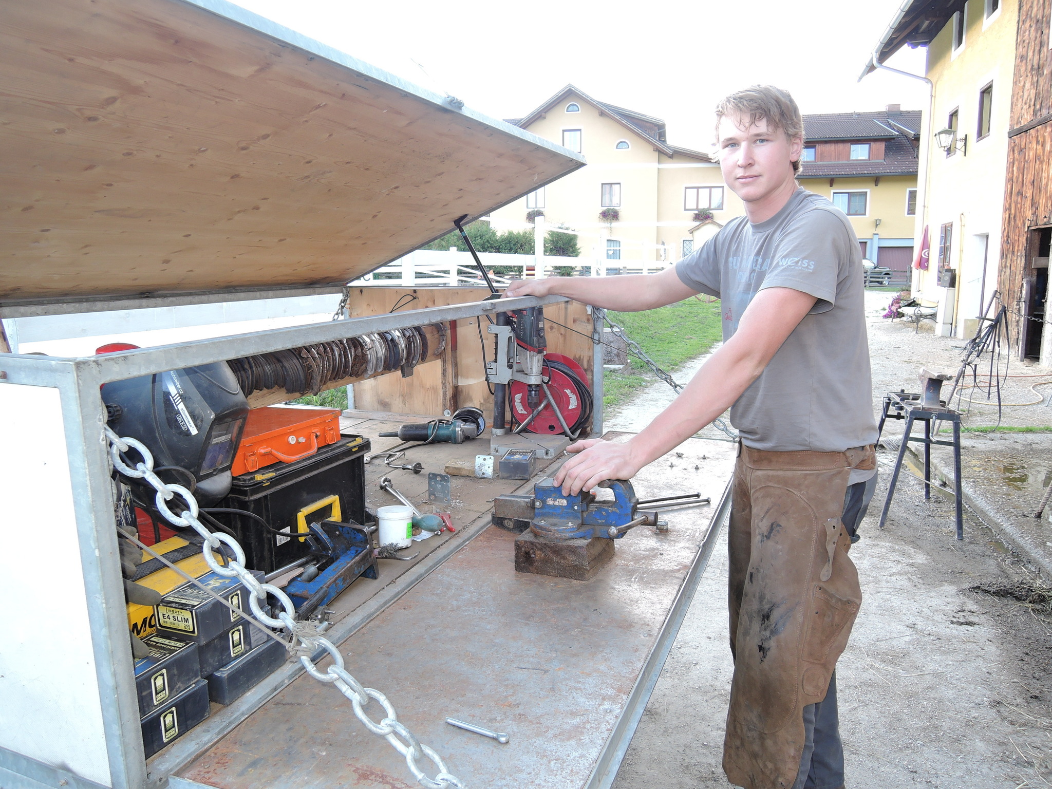 Hufschmied Bringt Das Pferde Gluck Spittal 