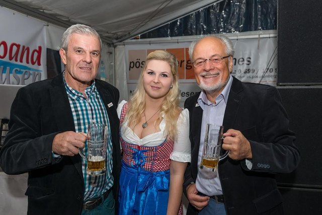 Hans Wörnhörer und Gottfried Kraft beim Cafe-Castello-Oktoberfest 2014 blicken auf eine erfolgreiche Kulturmeile 2014 zurück. | Foto: Karl Klug