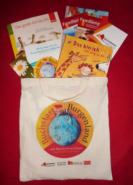 Eine Tasche gefüllt mit Büchern gibt es am 23. Oktober in der Stadtbücherei Oberwart | Foto: Stadtgemeinde Oberwart