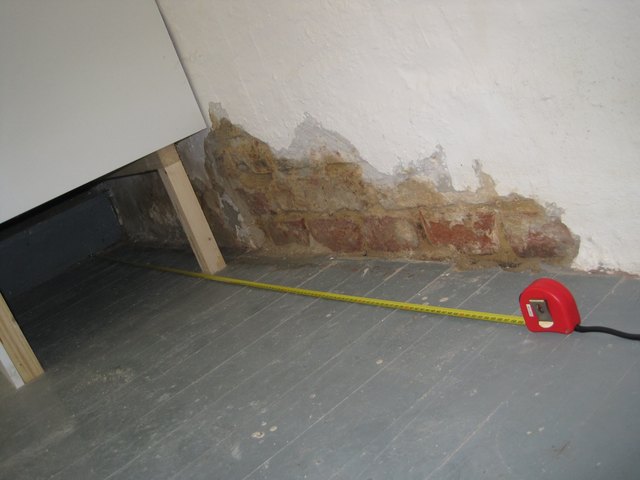 feuchte Mauer wird nicht saniert