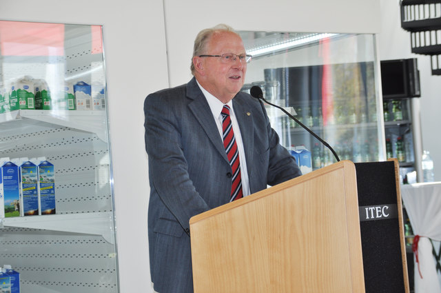 Heinrich Obernhuber von der MFL gratulierte im Namen der Industrie.