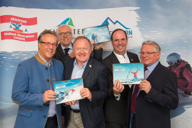 Helmuth Thomas (Geschäftsführer Saalbacher Bergbahnen), KR Ferdinand Eder (Obmann Fachverband der Salzburger Seilbahnen), Dr. Erich Egger (Vorstand Schmittenhöhebahn AG), Ing. Norbert Karlsböck (Vorstand Gletscherbahnen Kaprun AG) und Rudolf Eberl (Geschäftsführer Leoganger Bergbahnen). | Foto: Neumayr/MVV
