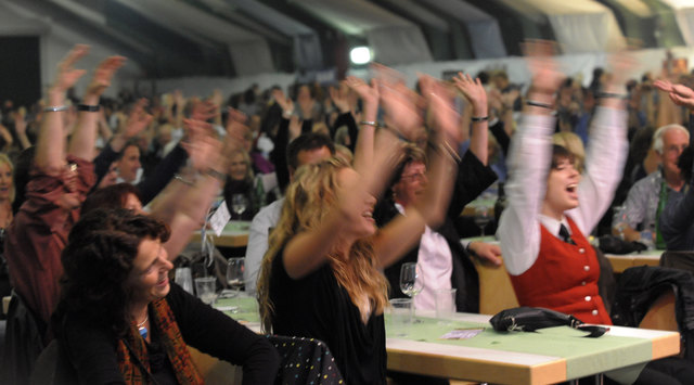 Beim 25-Jahr-Jubiläum des Art Club 2009 herrschte eine ausgelassene Stimmung. So soll es auch am 25. Oktober im Glenthof sein. | Foto: ACI