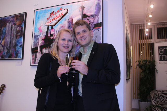 Mathias Mader, im Bild mit Freundin Karoline Pregl, war für den Bilderverkauf zuständig.