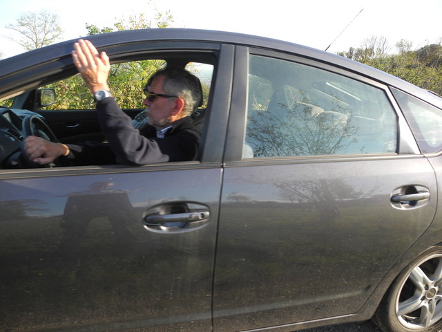 Wer fährt da durch die Spaziergänger?