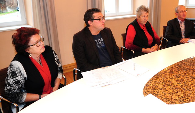 Annita Lerchner, Andreas Partl, Traudl Ruetz und Luis Schwarzenberger (v.l.n.r.) sind "listenübergreifend" einer Meinung: "So geht's nicht!"