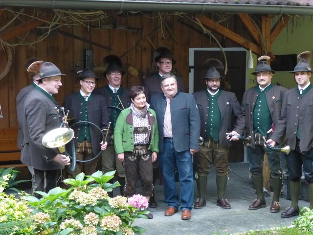 Fam. Straßer mit der Jagdhornbläsergruppe