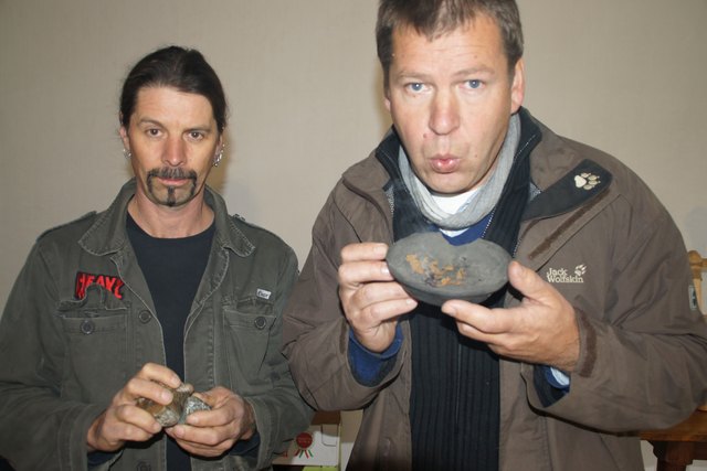 Erwin Lindorfer und Gernot Krondorfer sind unseren Vorfahren aus der Steinzeit auf der Spur.