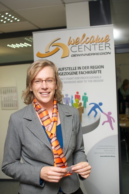 Begrüßung im Welcome Center Gewinnerregion durch Frau Lüth, Fachkräfteallianz Gewinnerregion Schwarzwald-Baar-Heuberg (© RMOÖ, honorarfrei)