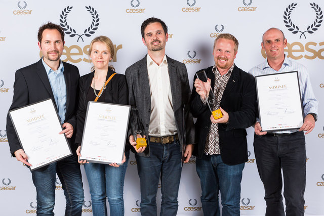 OÖ Werbepreis 2014: Drei Nominierungen und ein Mal der Caesar in Gold für Fredmansky. Im Bild (von links): Günter Praher (Geschäftsführer Incert eTourismus GmbH & Co KG), Helene Wolkerstorfer (Text und Beratung Fredmansky), Max Reder (Kreation und Beratung Fredmansky), Manfred Maureder (Geschäftsführer Fredmansky), Christian Lang (Geschäftsführer Port:O). | Foto: Foto: Martin Wiesler