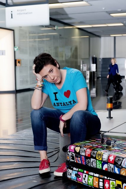 Mit ihrem neuen Programm "Ausrasten" unterwegs: Kabarettistin Andrea Händler erzählt ihre Urlaubsgeschichten.