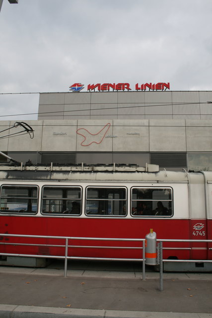 Auch die 25er-Haltestelle wird durch die Kunst an der U-Bahn bereichert.