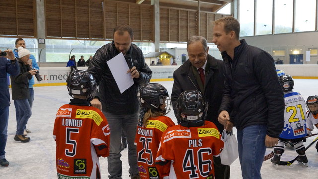Gratulanten: Panthers-Obmann H. Eder, Vizebürgermeister H. Fasser und GR Jürgen Jaritz (v. l.) | Foto: KK