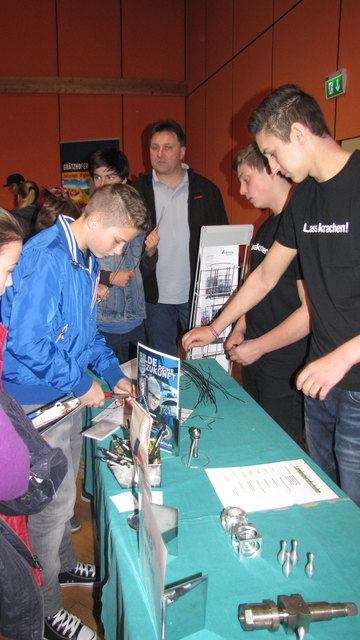 Tatkräftiger Informationsabend für wissensdurstige SchülerInnen der NMS Kapfenberg Körner. Alle Fotos: de Carli.