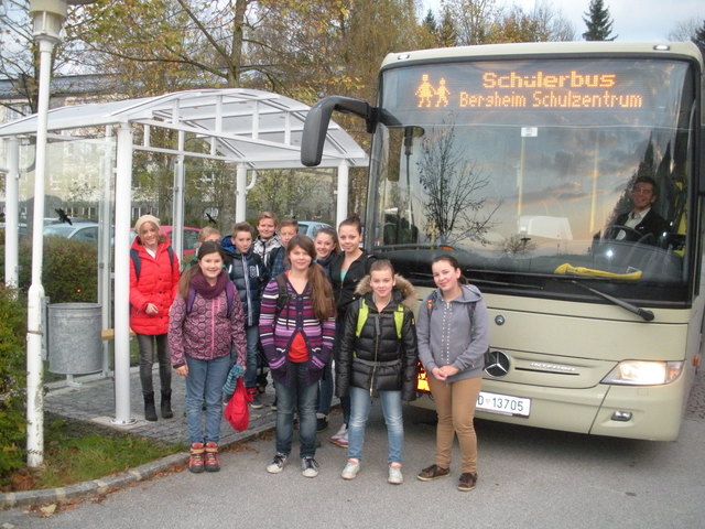 Die neue Bushütte in Ursprung, geplant von den Bergheimer NMS-Schülern.
