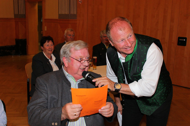 TV-Moderator Harry Prünster bot in den Stadtsälen Voitsberg ein heiteres Wunschkonzert. | Foto: Cescutti