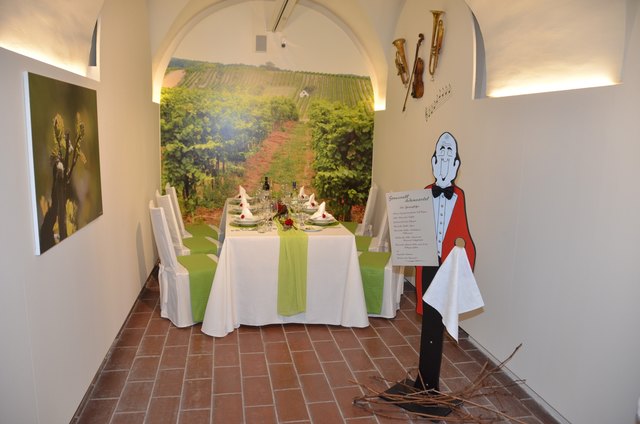 Die gedeckte Tafel animiert mit sechs „touristischen“ Gerichten zum Erforschen des vielfältigen Angebots im Weinviertel.