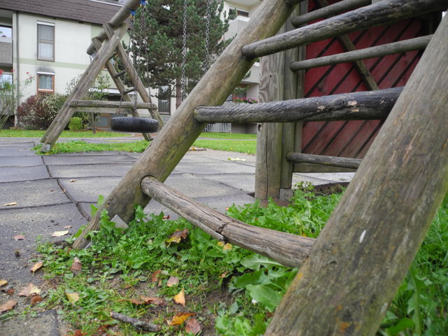 Von den zerbrochenen Holzsprossen am Spiegerüst ging ein Verletzungsrisiko aus