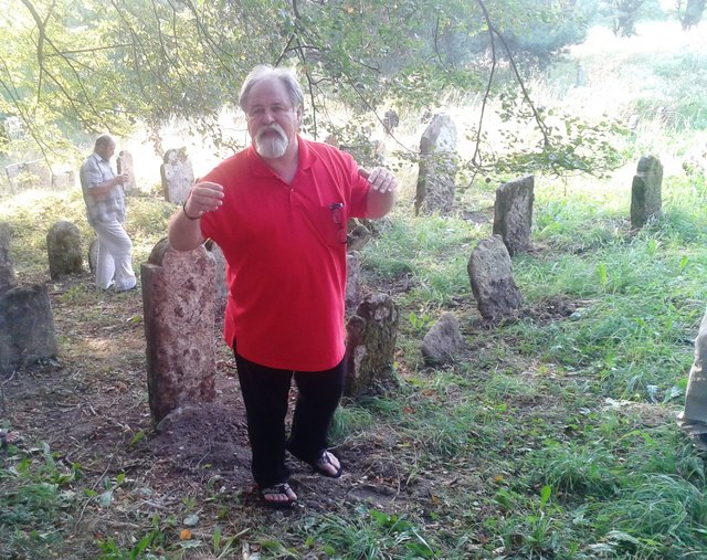 Pfarrer Mag. Andreas Brandtner leitet die Exkursion | Foto: Foto: privat