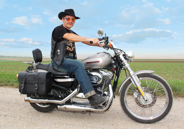Auch seiner Leidenschaft, den Harley Davidsons, hat Hans Grüssinger einen Song gewidmet.