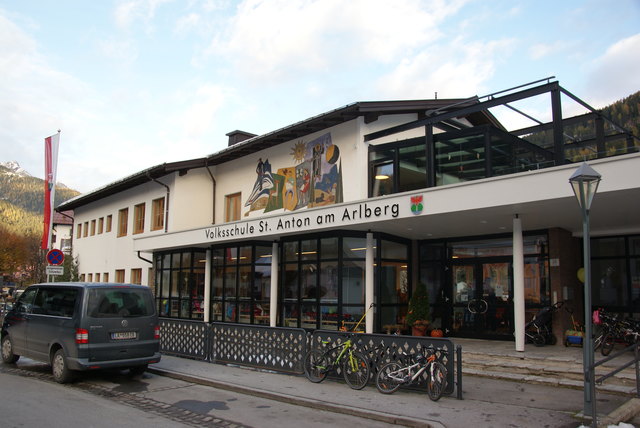 Die Volksschule St. Anton am Arlberg wurde für 1,4 Mio. Euro rundum saniert.
