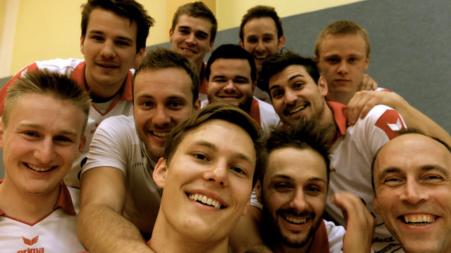 Ein Selfie des Herrenteams des VC Esternberg, die weiter ungeschlagen bleiben.