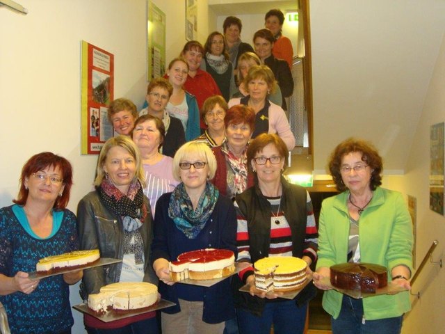 Tortenbacken Stand bei der Steirischen Frauenbewegung am Programm. | Foto: kk