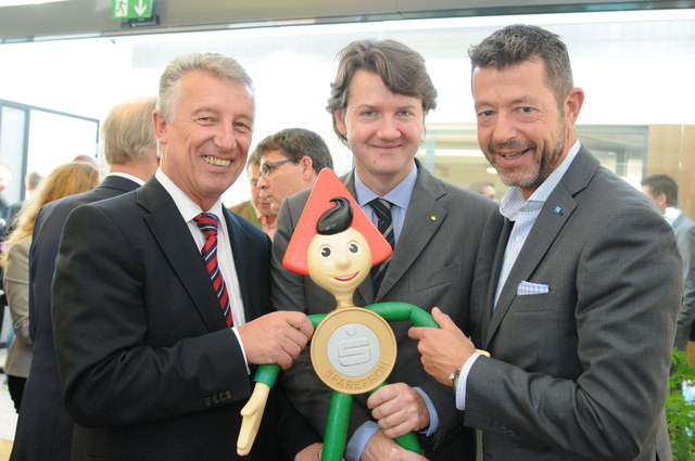 Gemeindebund-Präsident Helmut Mödlhammer, Salzburger Sparkasse-Generaldirektor Gerald Fleischmann und Bezirksblätter-Geschäftsführer Michael Kretz.