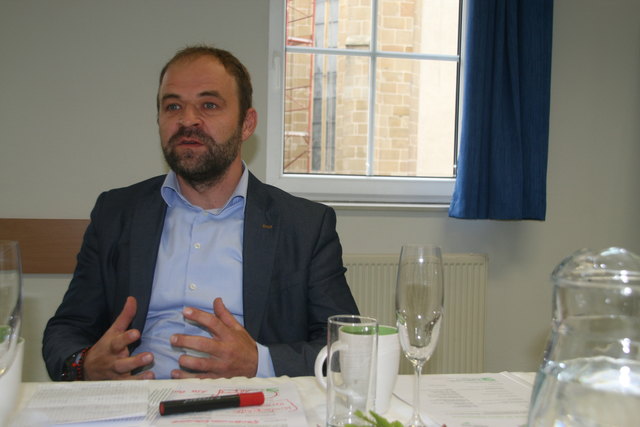 Abgeordneter Günter Kraft betonte die Wichtigkeit der Institution Hebebühne in Tulln. | Foto: Zeiler