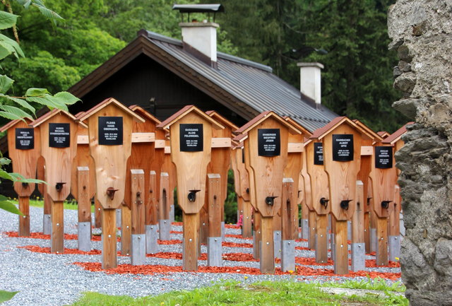 Stilles Gedenken an die Gefallenen im Weltkrieg. Auch als Mahnung und Gedenken an alle Kriegsopfer.