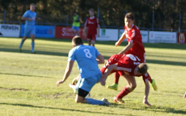 Denis Begovic im Kampf mit Bernhard Hagenhofer