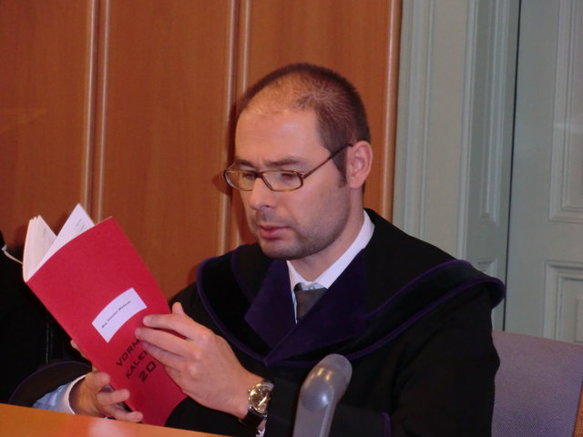 Richter Slawomir Wiaderek muss auf die Aussagen der Beschuldigten in einer weiteren Verhandlung warten.