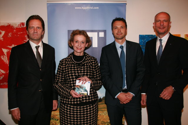 Hypo-Aufsichtsratschef Wilfried Stauder, Bgm. Eva Posch, Filialleiter Roland Broucek und Vorstand Johann Kollreider