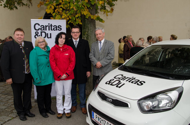 Bürgermeister Leopold Gruber-Doberer mit ARGE--Vorsitzender Karoline Abel, Sozialstationsleiterin Michaela Fellner, Bürgermeister Hans-Jürgen Resel und Caritasdirektor Friedrich Schuhböck. | Foto: Karl Lahmer