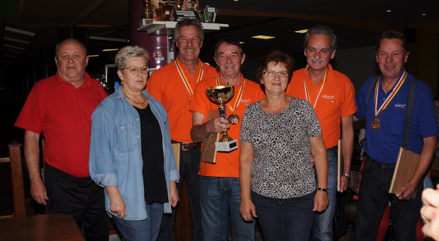 1. Platz Mannschaft Feldkirchen von links nach rechts: Organisator Günther Luchini, Rabensteiner Gabriele (ÖZIV), Winkler Hubert, Krischnig Hermann, Maria Luchini, Wurzer Manfred, Moser Sepp