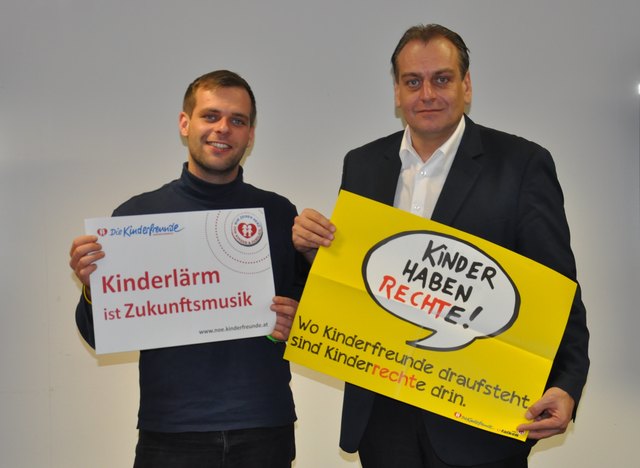 "Kinderlärm ist Zukunftsmusik" mit diesem langjährigen Kinderfreunde-Slogan freuen sich Landesvorsitzender Andreas Kollross und Bezirksvorsitzender Peter Pumpler, dass in der neuen NÖ Bauordnung Kinderlärm nicht mehr als "schädliche Emission" gilt.