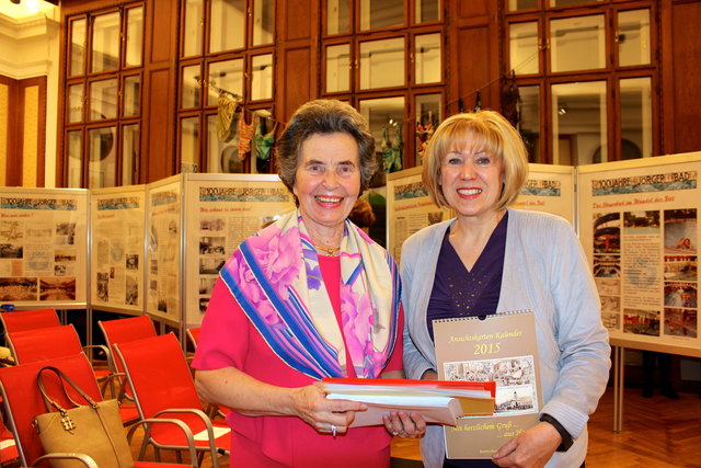 Freude bei Museumsleiterin Trude Neuhold und Bezirksvorsteherin Ilse Pfeffer