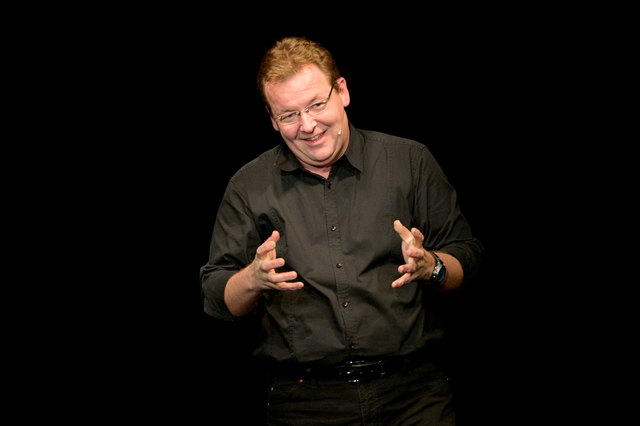 Josef Burger tritt mit "100% Rauchfrei" im stereo auf