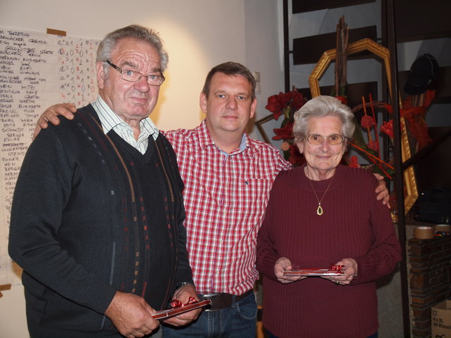 Das Siegerduo 2014: Elisabeth Hermann und Felix Brunäcker mit Vbgm. Gerhard Wein