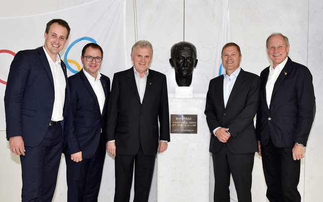Florian Gosch (ÖOC Marketingleiter), Wolfgang Mayer (Leitung Unternehmenskommunikation und Marketing), Peter Augendopler (backaldrin Inhaber), Timo Lumme (IOC Marketing- und TV-Direktor), Peter Mennel (ÖOC-Generalsekretär).