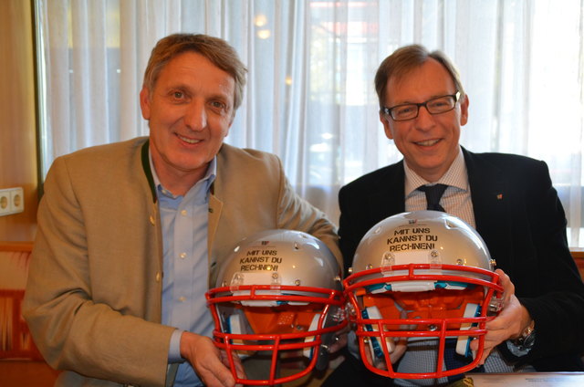 Wie Quarterbacks für ihr Team wollen Josef Herk und Christian Buchmann "punkten".