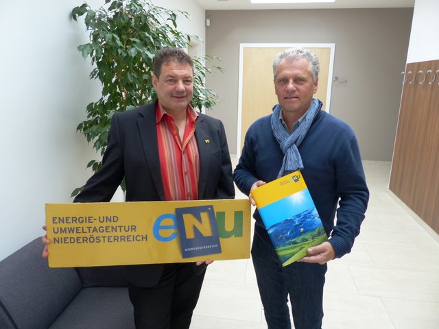 Christian Mokricky mit Bürgermeister Johann Köck.