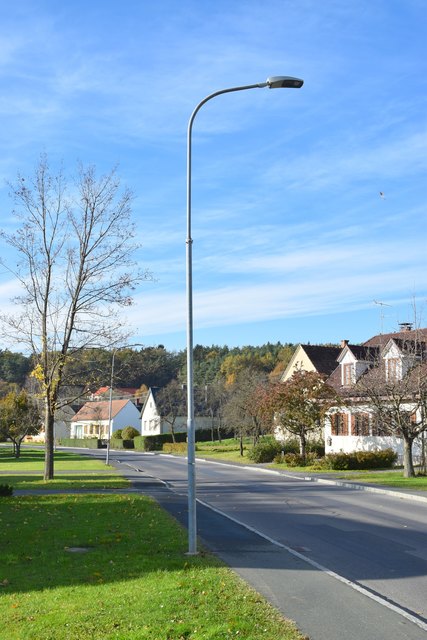 Die ersten 25 Straßenlaternen sind schon ausgetauscht.