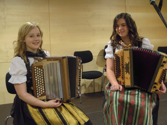 Die "Aufknöpfler" - Lisa Lotteritsch und Sandra Haberl begeistern mit ihrer Musik | Foto: KK