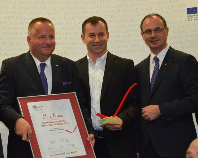 Innovationspreis: Claudio Cocca (links) freute sich über den 2. Platz für das "Eisenberg"-Hotel.