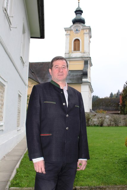 Pfarrer Christoph Grabner freut sich auf viele Besucher beim ersten Schäfferner Adventmarkt.