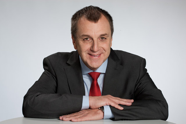 SPÖ-GVV-NÖ- Präsident Rupert Dworak stellt die Jobwerkstätten vor.