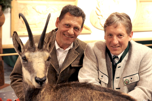 Franz Posch und BJM Thomas Messner bei Trophäenschau Anfang 2014 in Seefeld.
