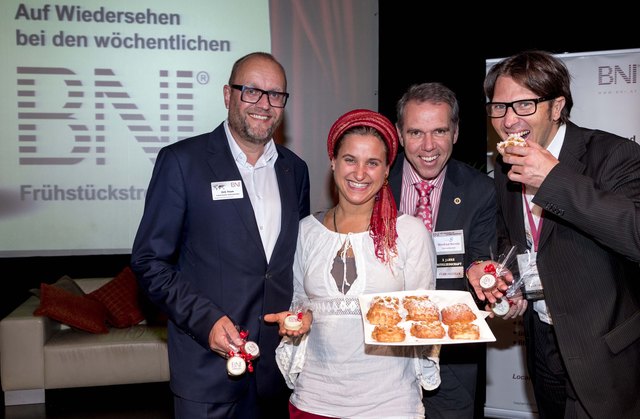 Dirk Thom (BNI Ecexutive Director Salzburg/Kärnten), Julia Petschnig (Verein www.act2gether.at ), Manfred Kenda (BNI Chapter Pyramidenkogel) und Mario Teufl (BNI Chapter Karawankenblick)